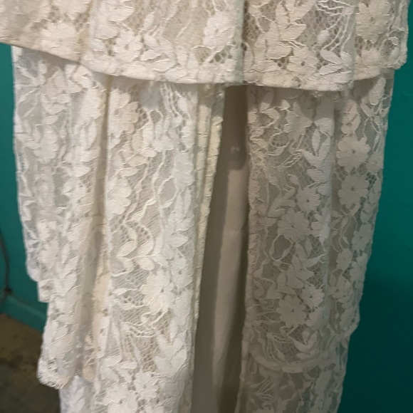 Altar’d state white lace tier dress - Picture 3 of 7